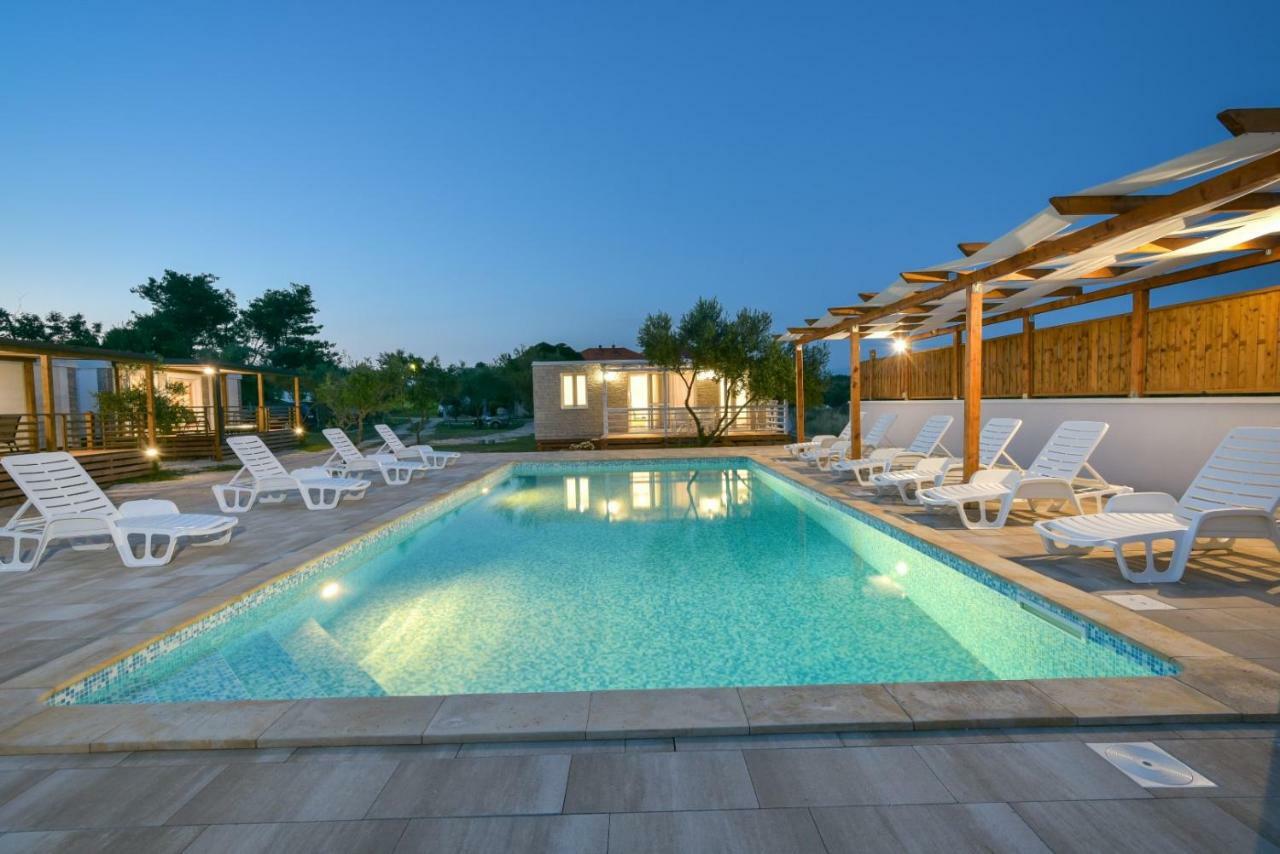 Bungalov Medanic - Private Pool Привлака Экстерьер фото