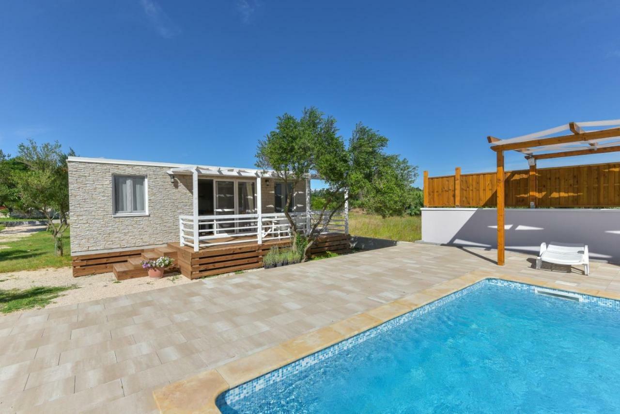 Bungalov Medanic - Private Pool Привлака Экстерьер фото