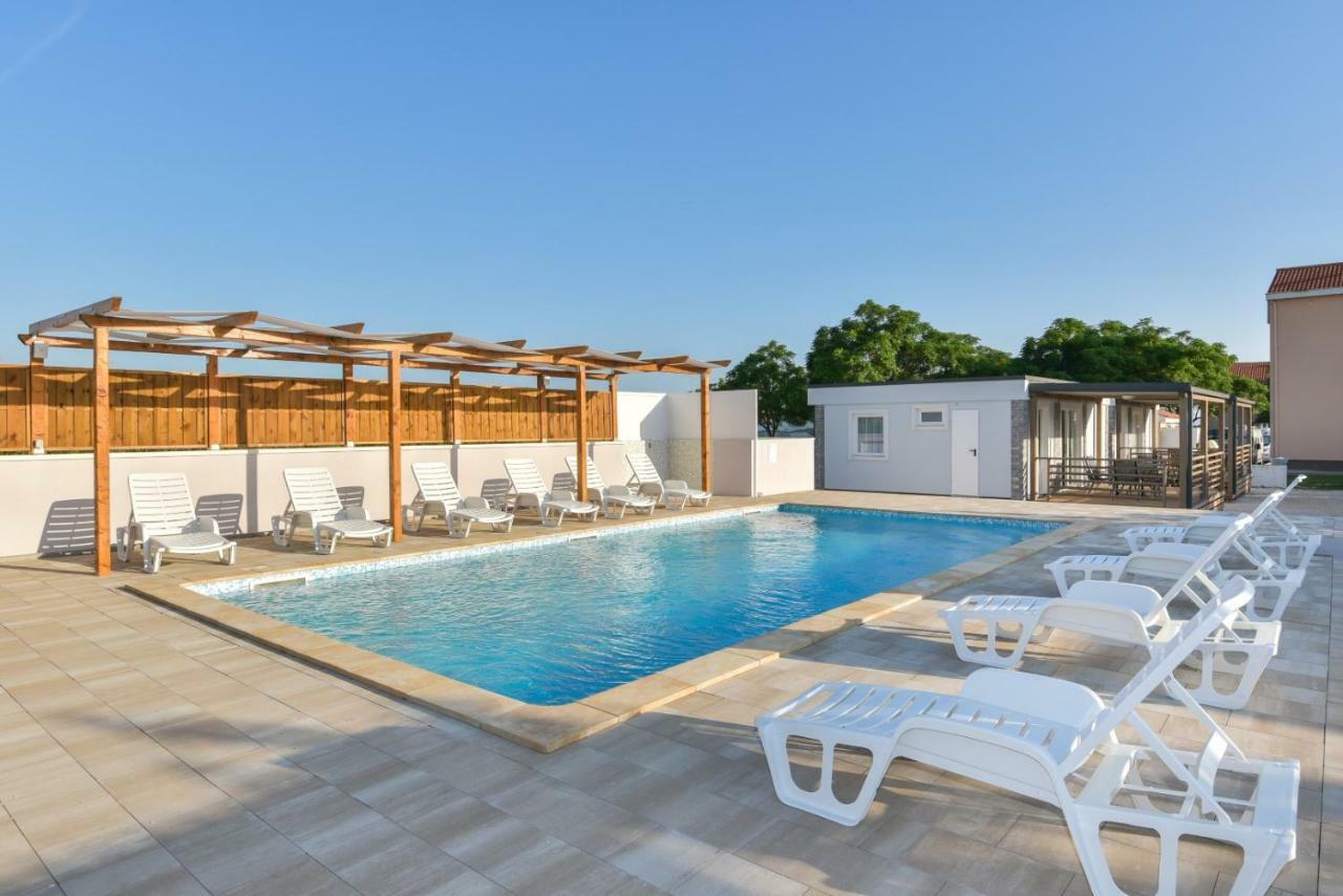Bungalov Medanic - Private Pool Привлака Экстерьер фото