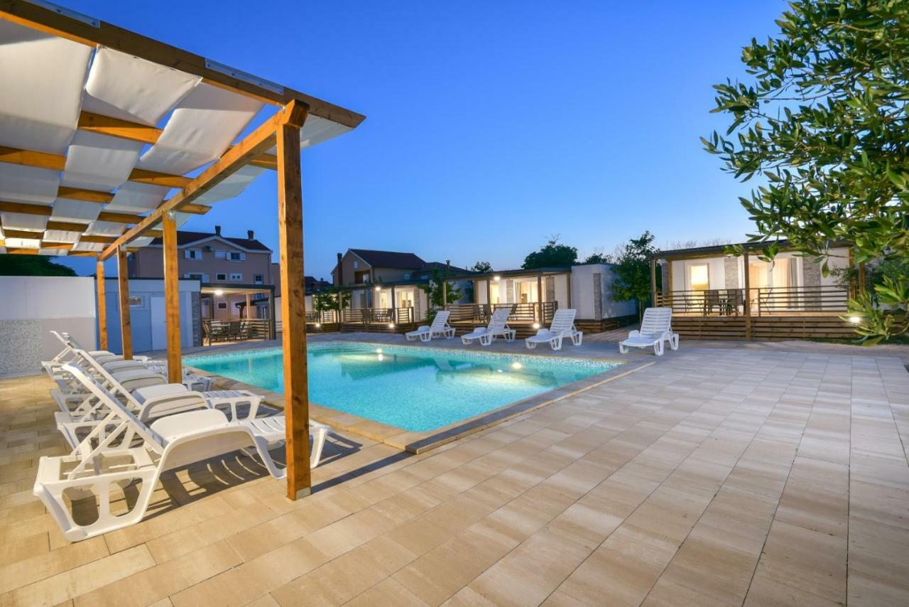 Bungalov Medanic - Private Pool Привлака Экстерьер фото